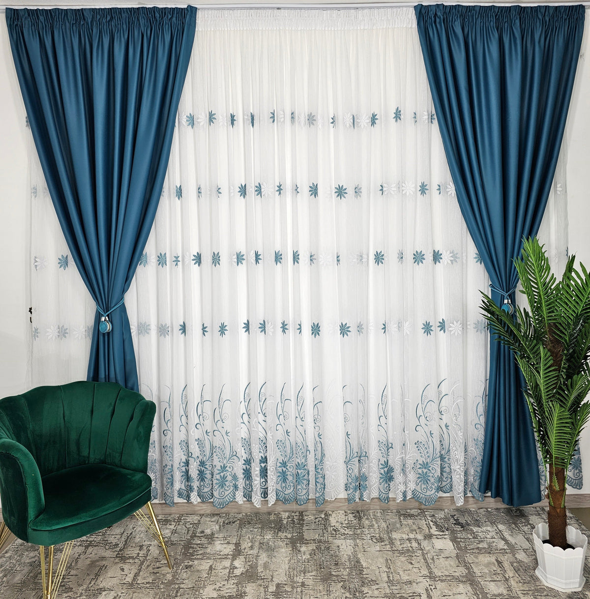 Ideal pentru living si dormitor cu pat sau canapea turcoaz ori alb, pereti albi - Set Darin: Perdea din Borangic Alb cu Turcoaz si Draperie Simpla Turcoaz - confectionat pe comanda