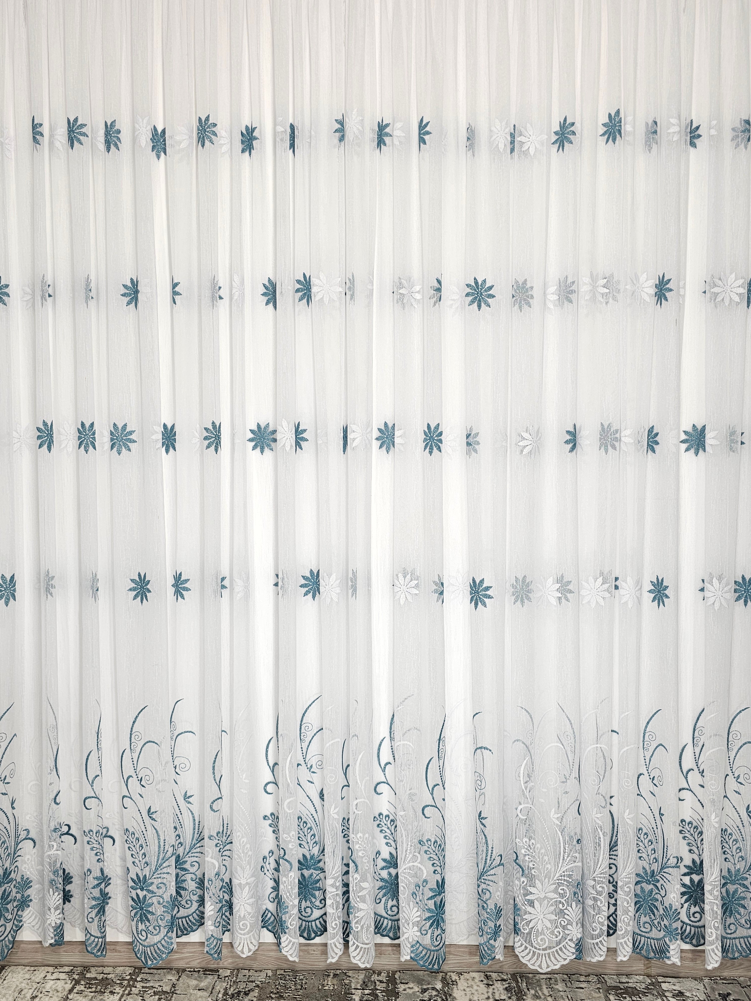 Set Darin: perdea din boragic cu flori albe si turcoaz si draperie blackout 90% turcoaz