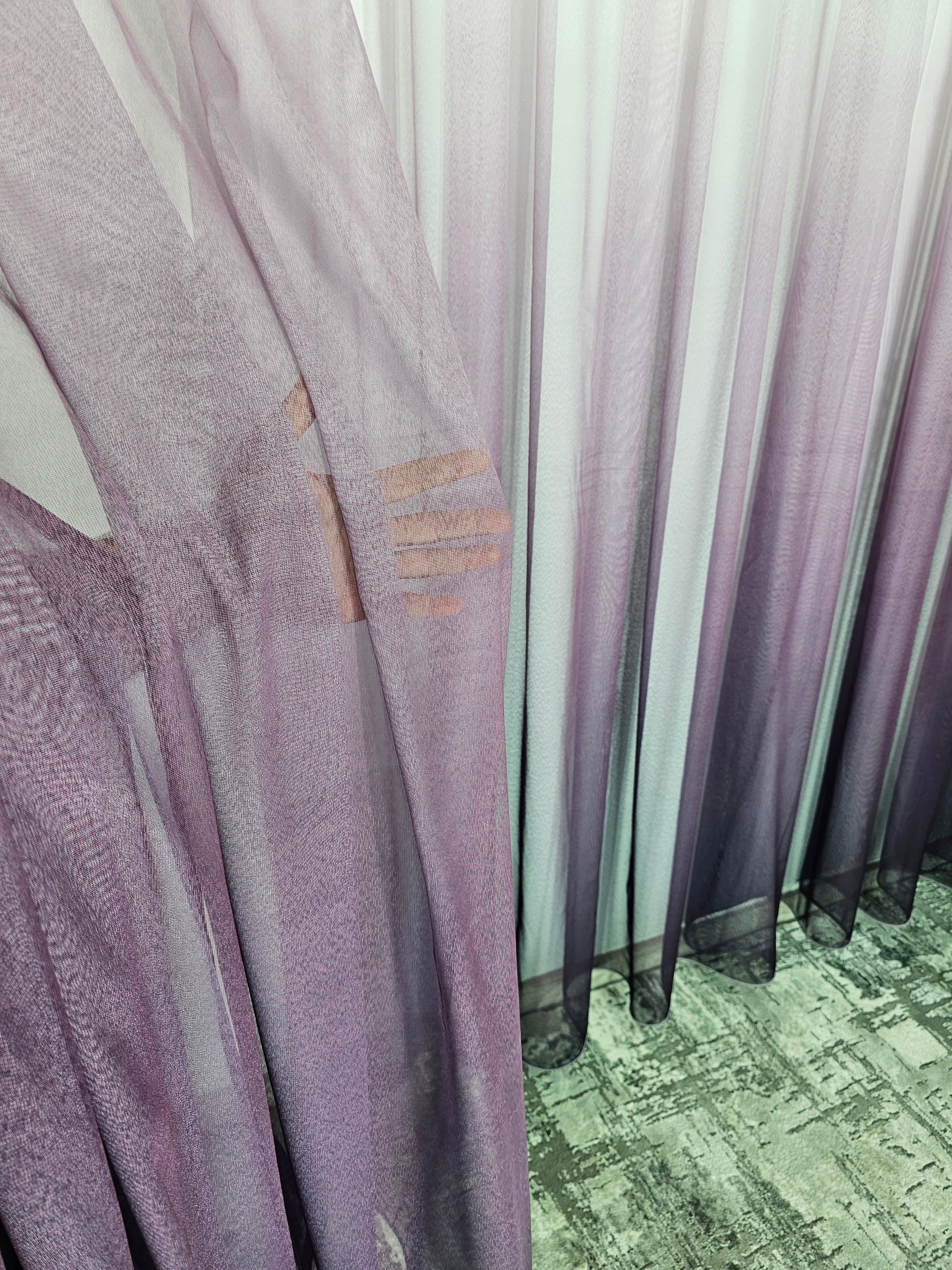 Set Balada: perdea in degrade mov si draperie din catifea mov inchis blackout 90%