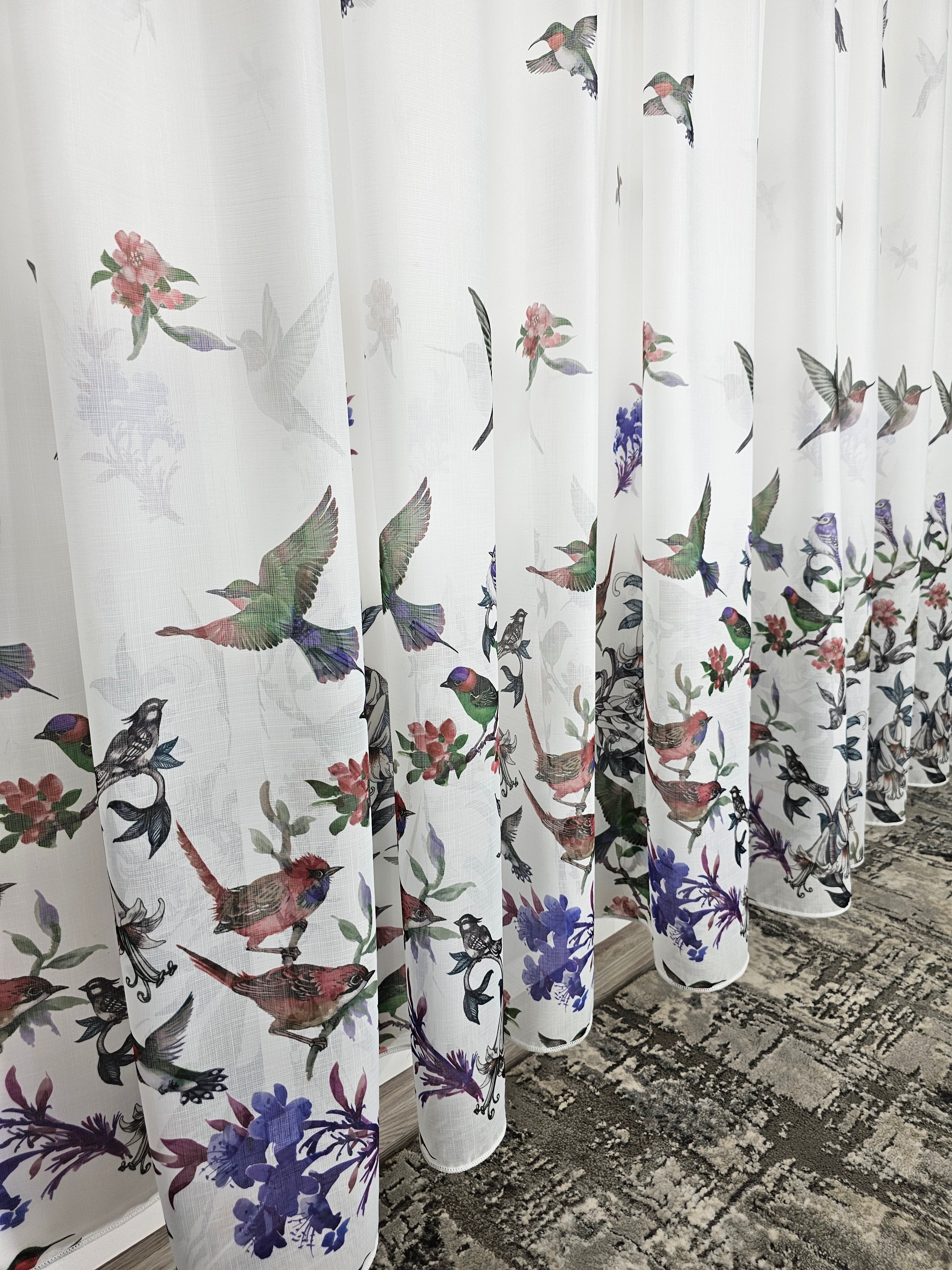 Set Pasarele Bordo: perdea alba cu bordo cu draperie simpla albastra din catifea