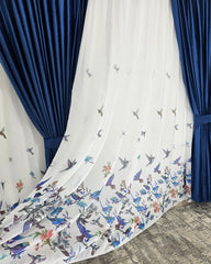 Set Pasarele mov: perdea alba cu mov cu draperie simpla albastra din catifea