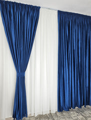 Set Corso: perdea alba din in gros keten si draperie din catifea albastra blackout 90%