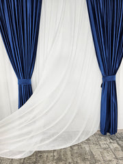 Set Corso: perdea alba din in gros keten si draperie din catifea albastra blackout 90%