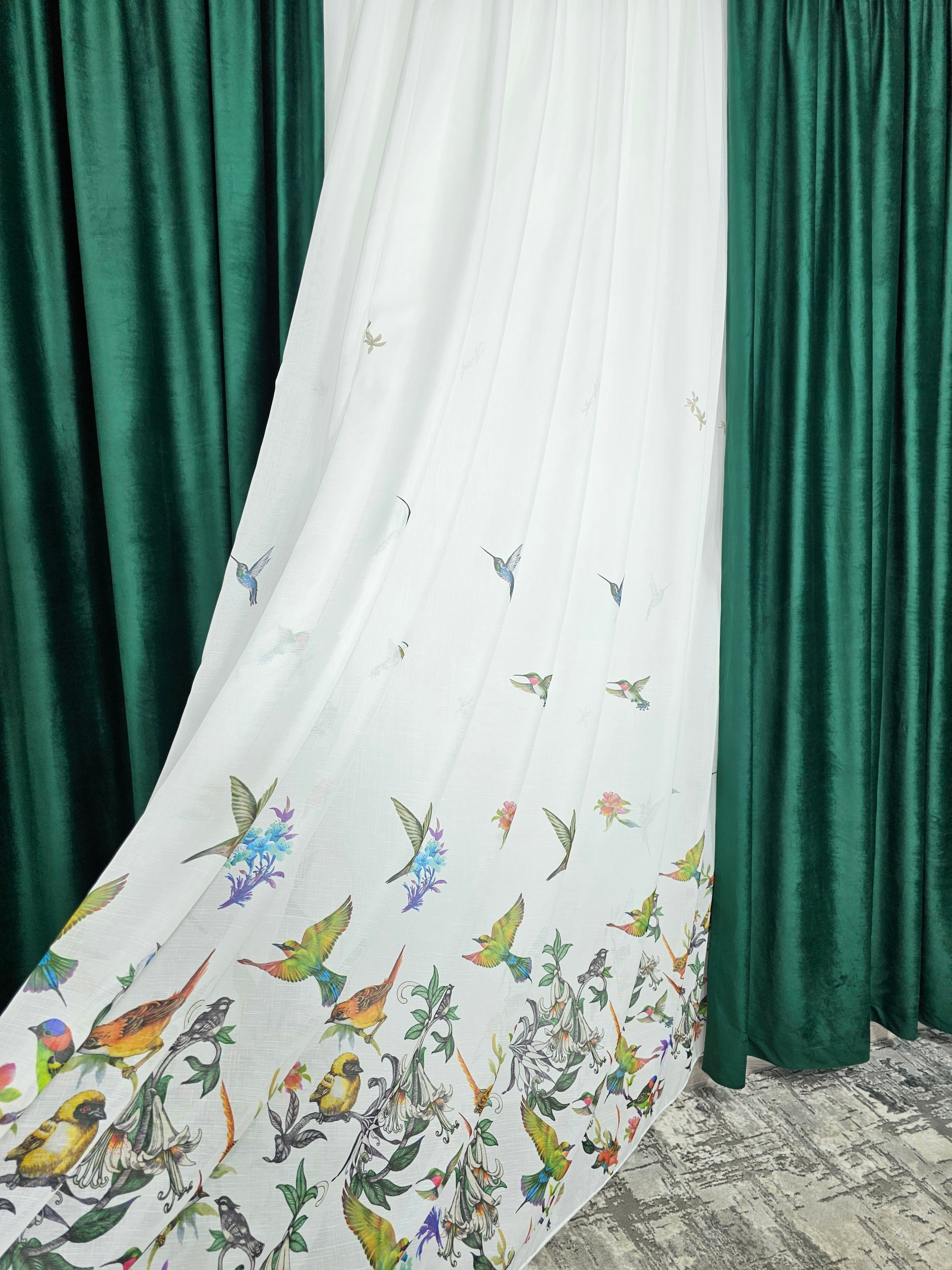 Set Pasarele Verzi: perdea alba cu verde cu draperie simpla catifea verde