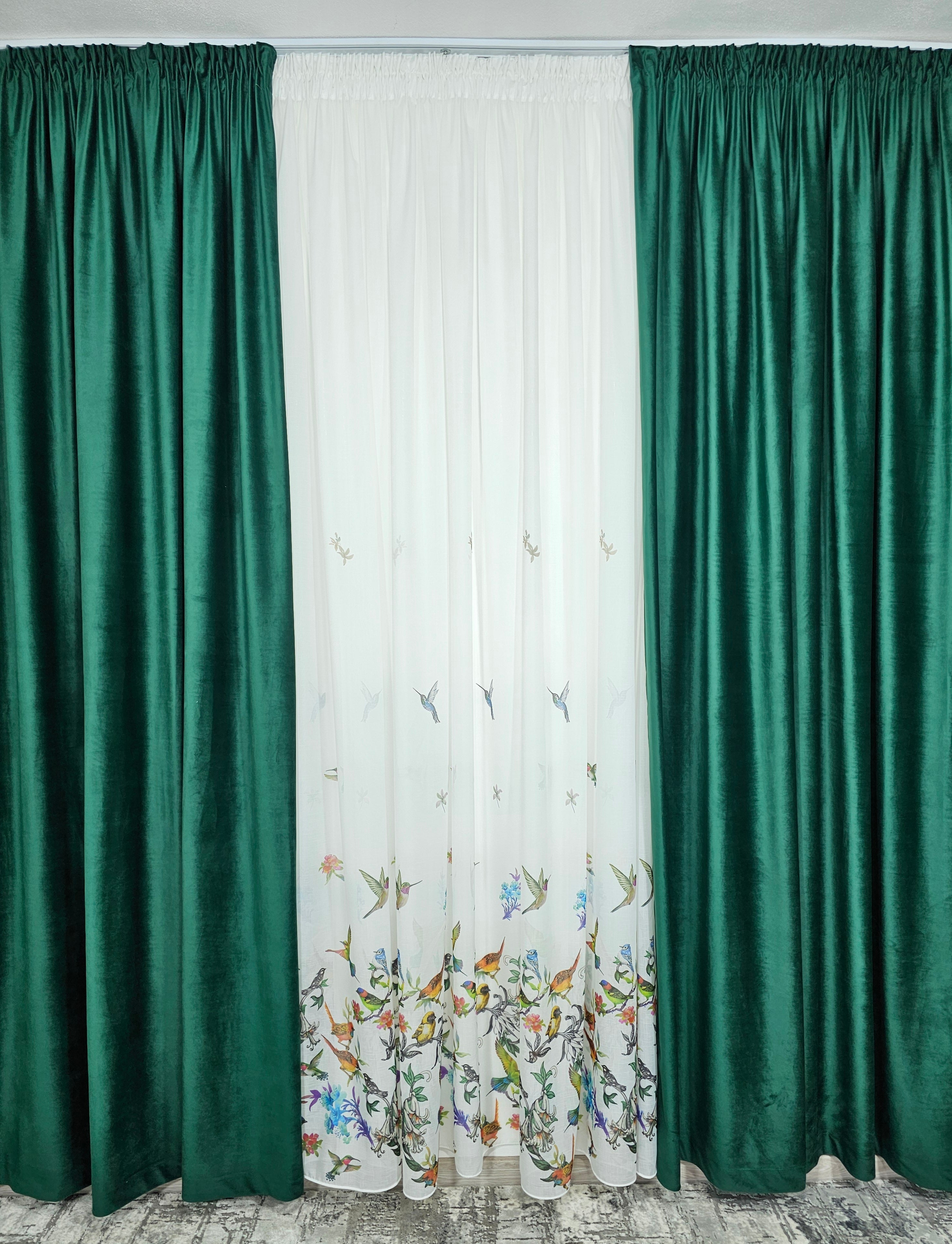 Set Pasarele Verzi: perdea alba cu verde cu draperie simpla catifea verde
