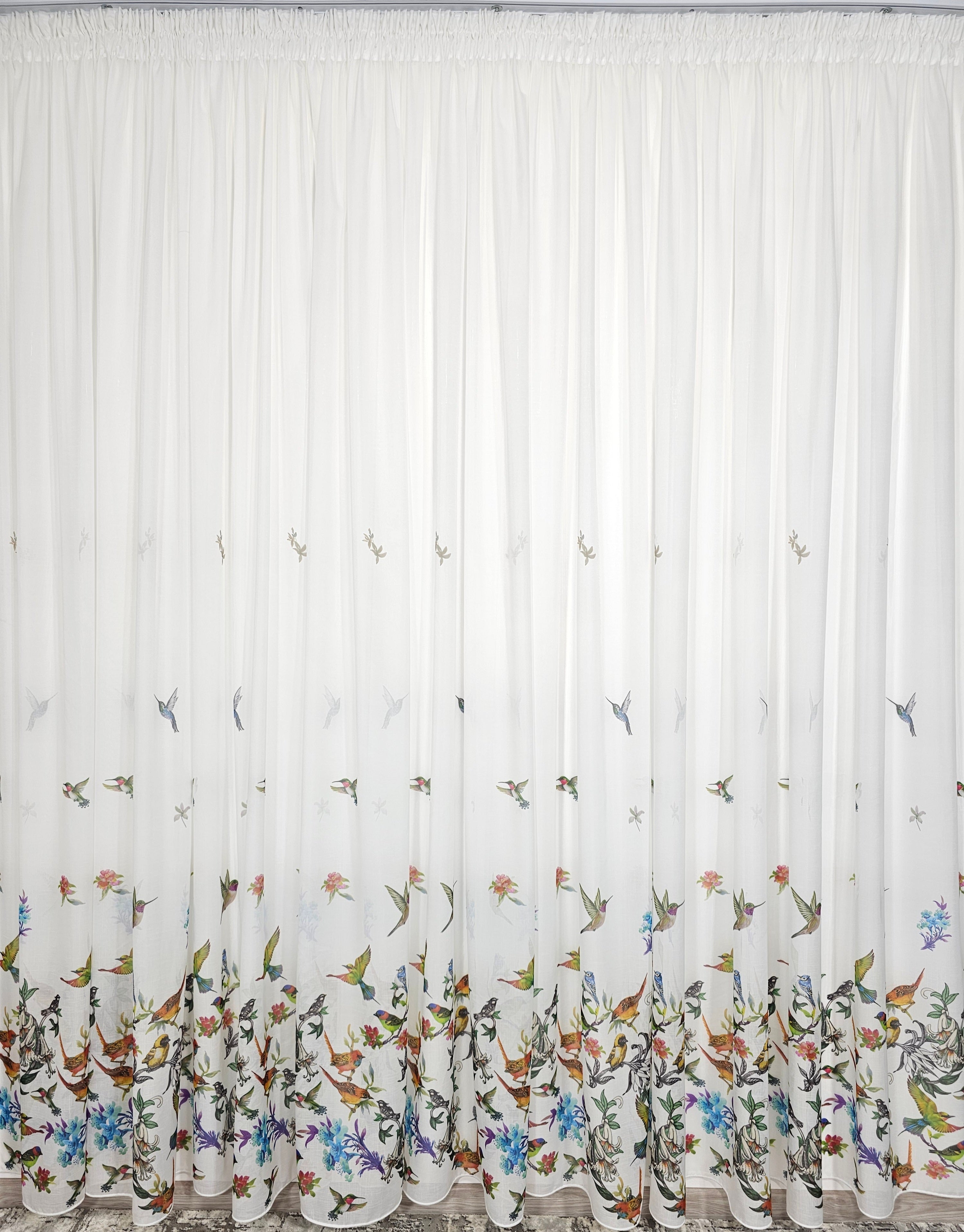 Set Pasarele Verzi: perdea alba cu verde cu draperie simpla catifea verde