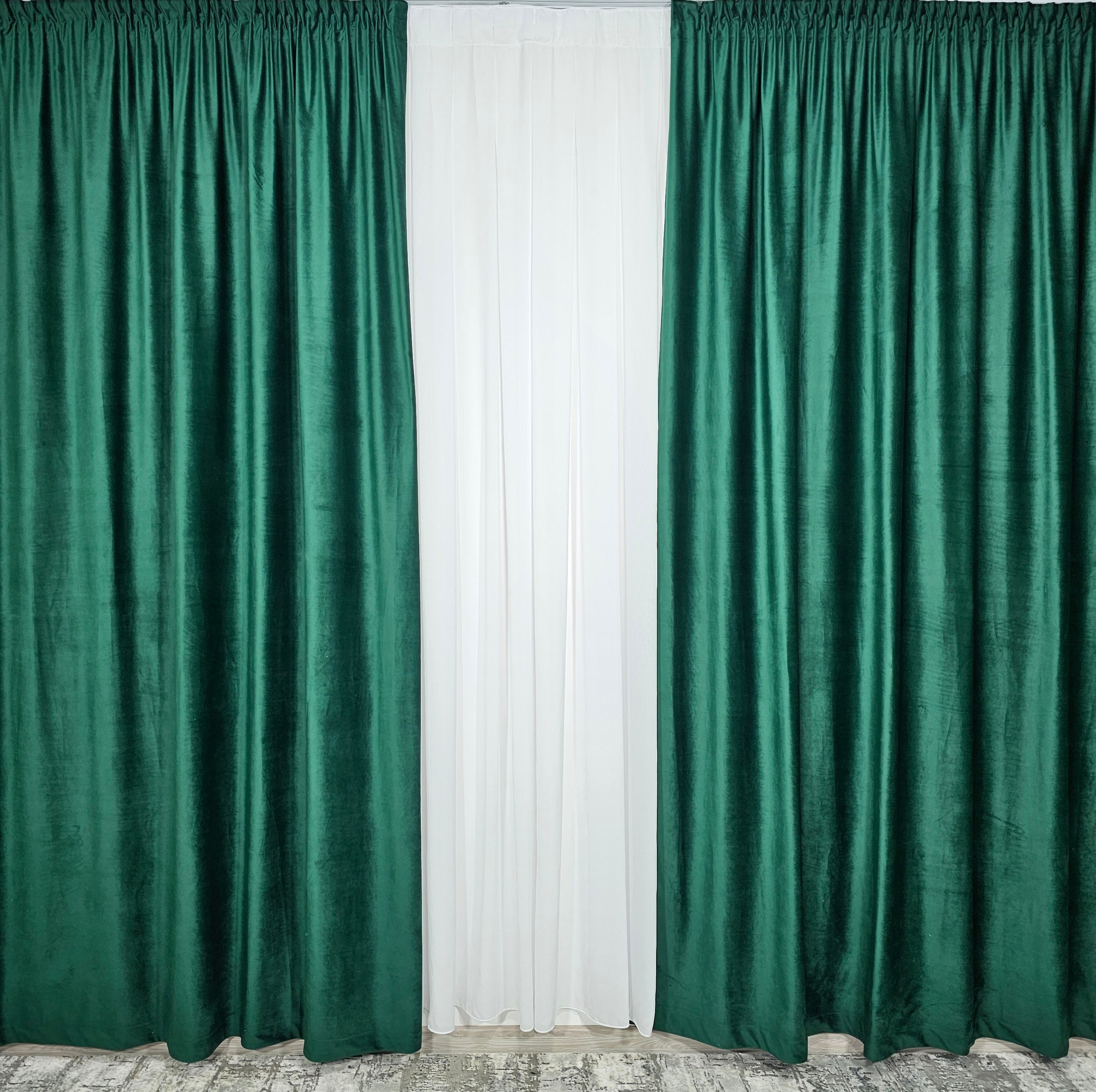 Set Bran: perdea premium jorjet alb imaculat si draperie catifea verde smarald blackout 90%