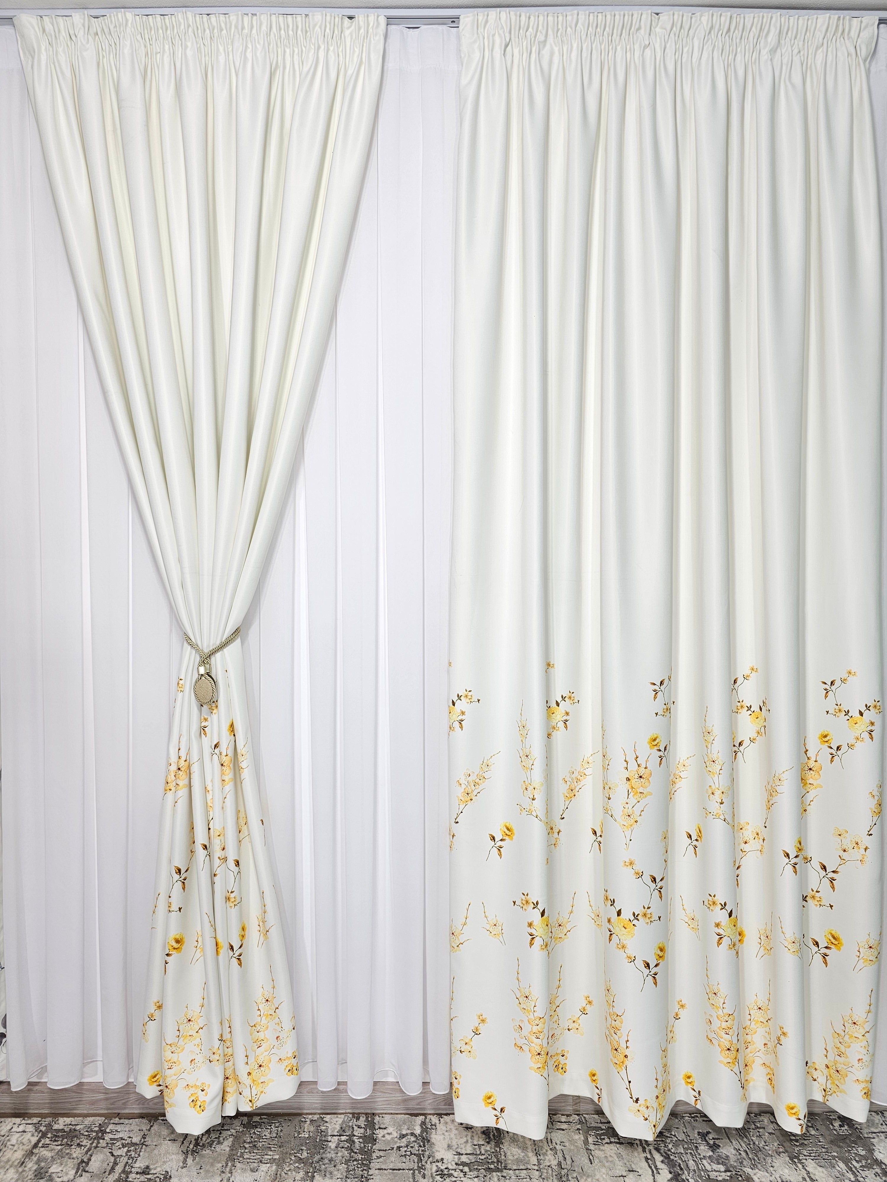 Set Venus: Perdea alba simpla alba jorjet si Draperie blackout cu flori galbene