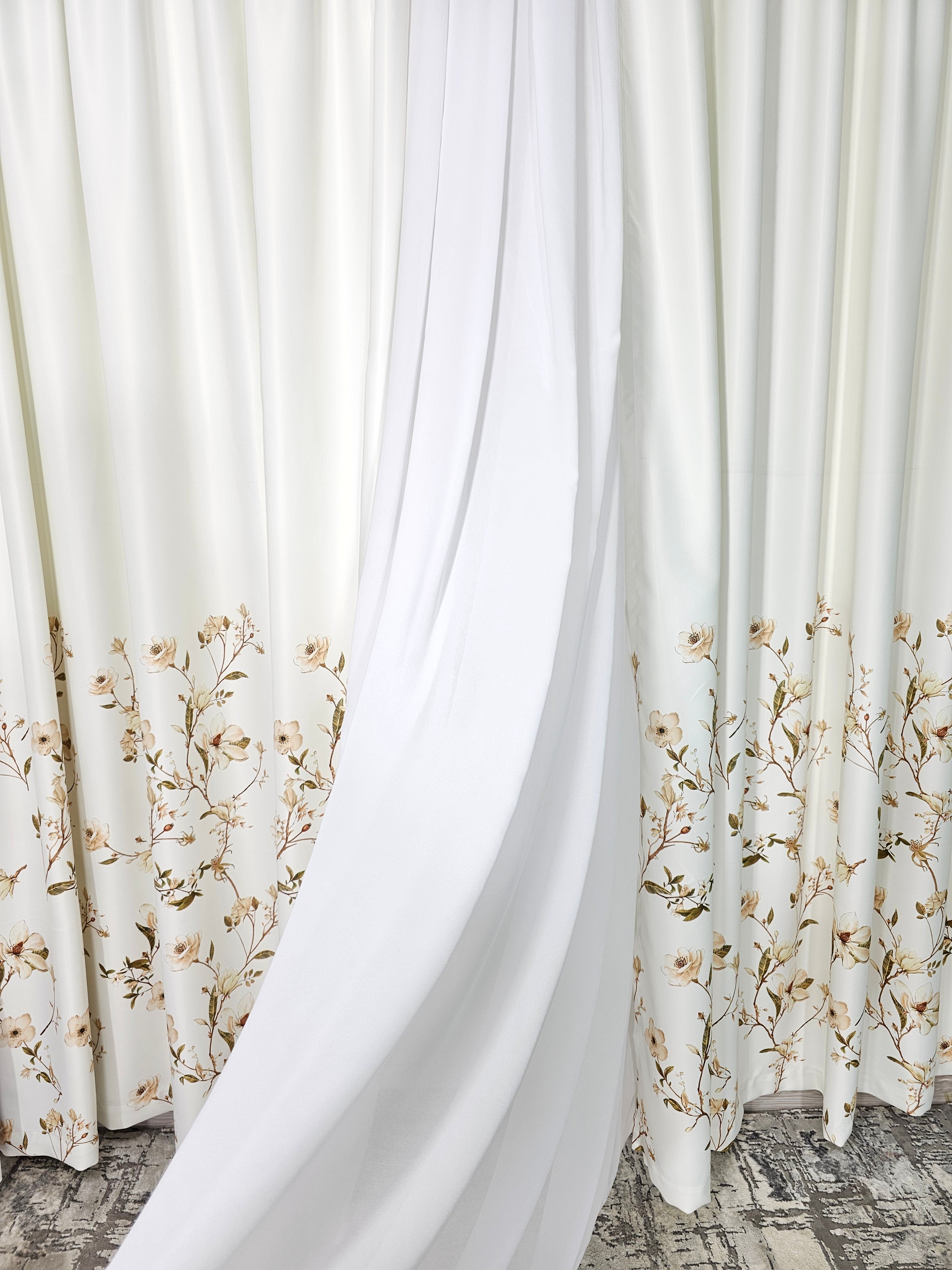 Set Dida: Perdea voal alb premium jorjet si Draperie blackout cu flori crem maro