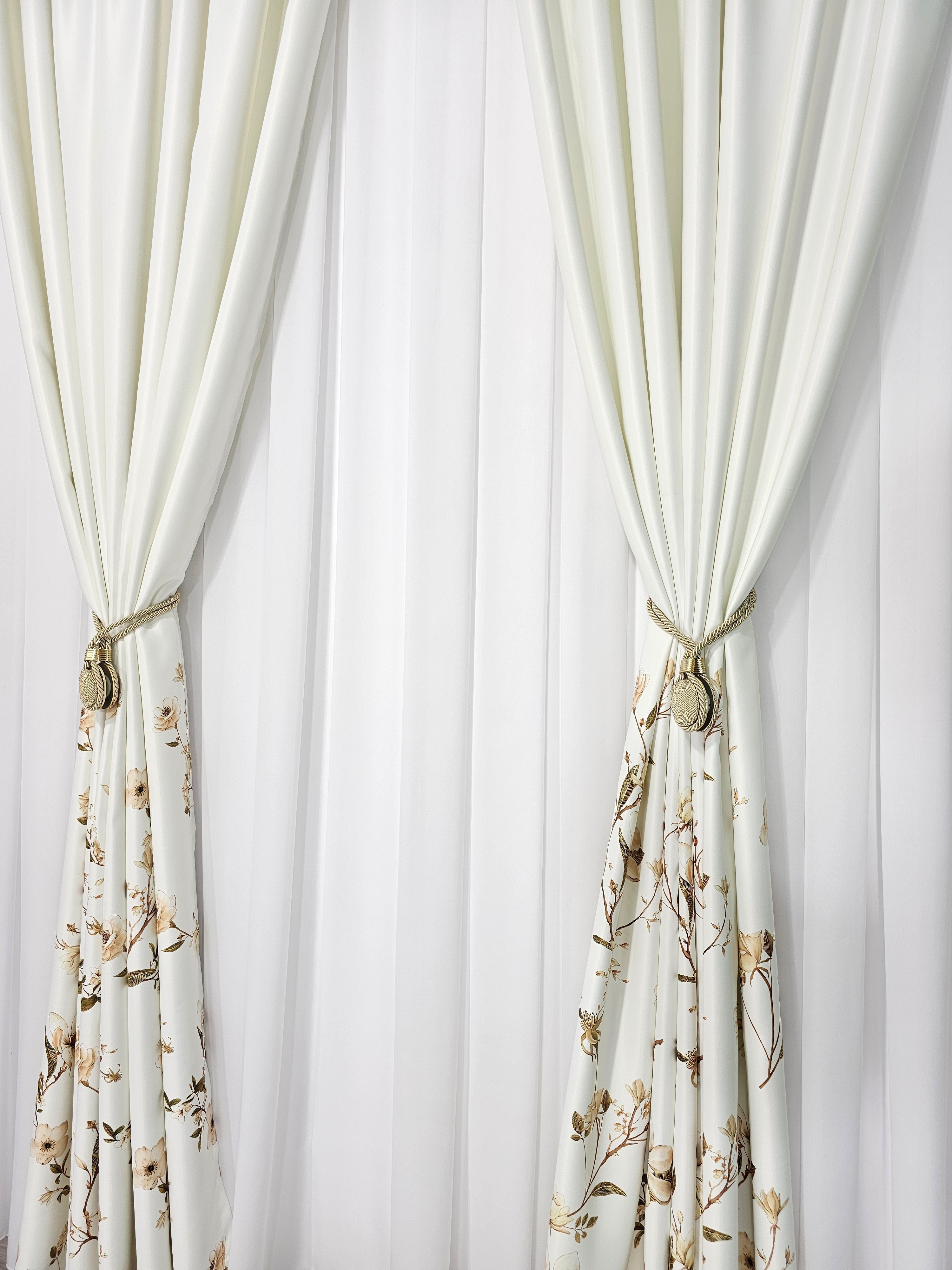 Set Dida: Perdea voal alb premium jorjet si Draperie blackout cu flori crem maro