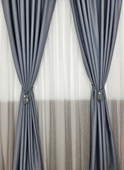 Set Lido: Perdea in doua culori alb grej din material tip borangic si draperie blackout 98% gri mediu
