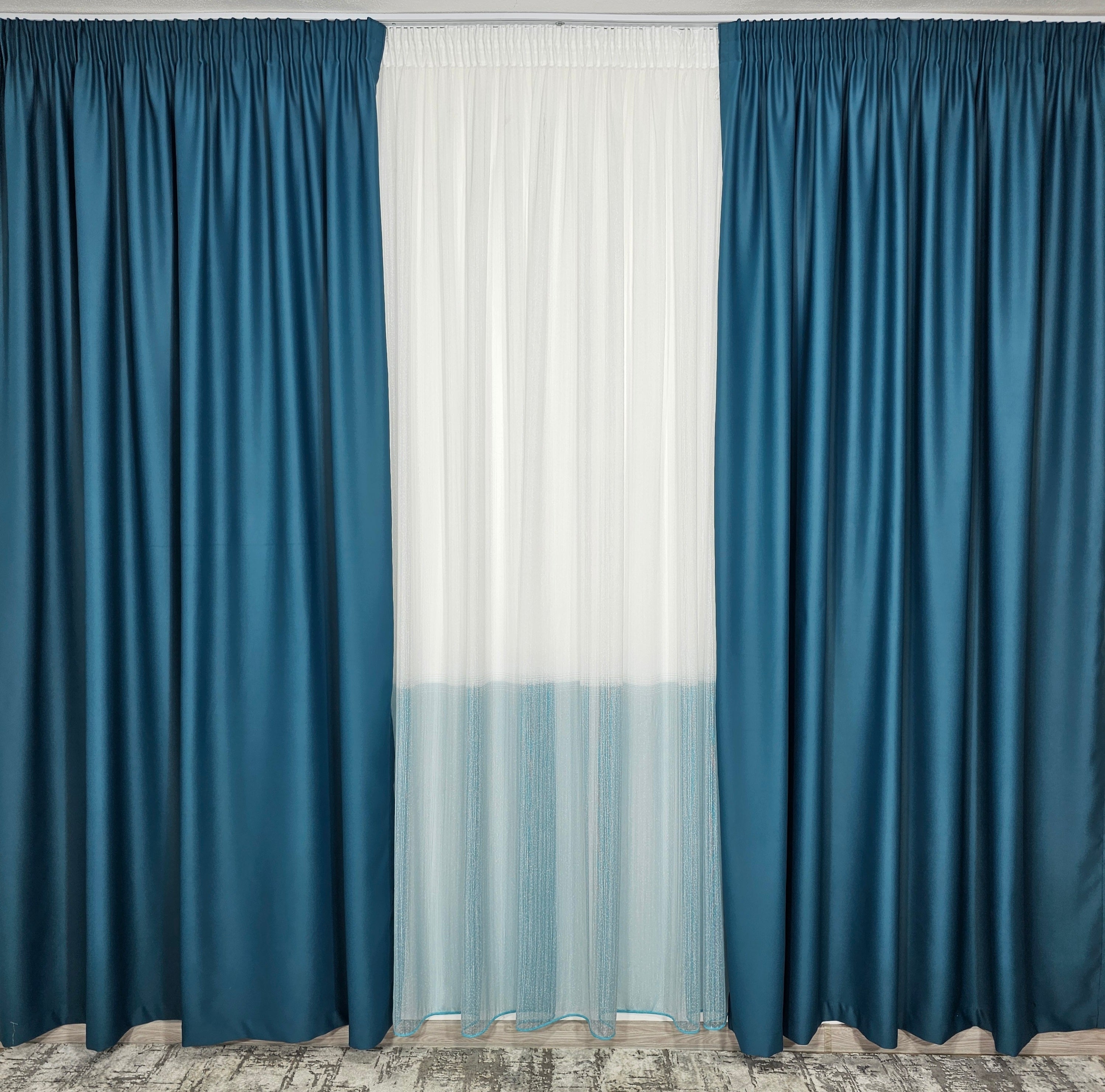 Set Dumbrava: Perdea tip Borangic în Două Culori Alb-Turcoaz și Draperie Blackout 90% Opacă Turcoaz