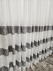 Set Tenzo: Perdea In Cristal Cu Benzi Gri Si Draperie Tip Vopsea Decorativa Gri Inchis