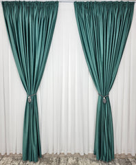 Set Joe: perdea simpla jorjet alb imaculat si draperie catifea verde menta