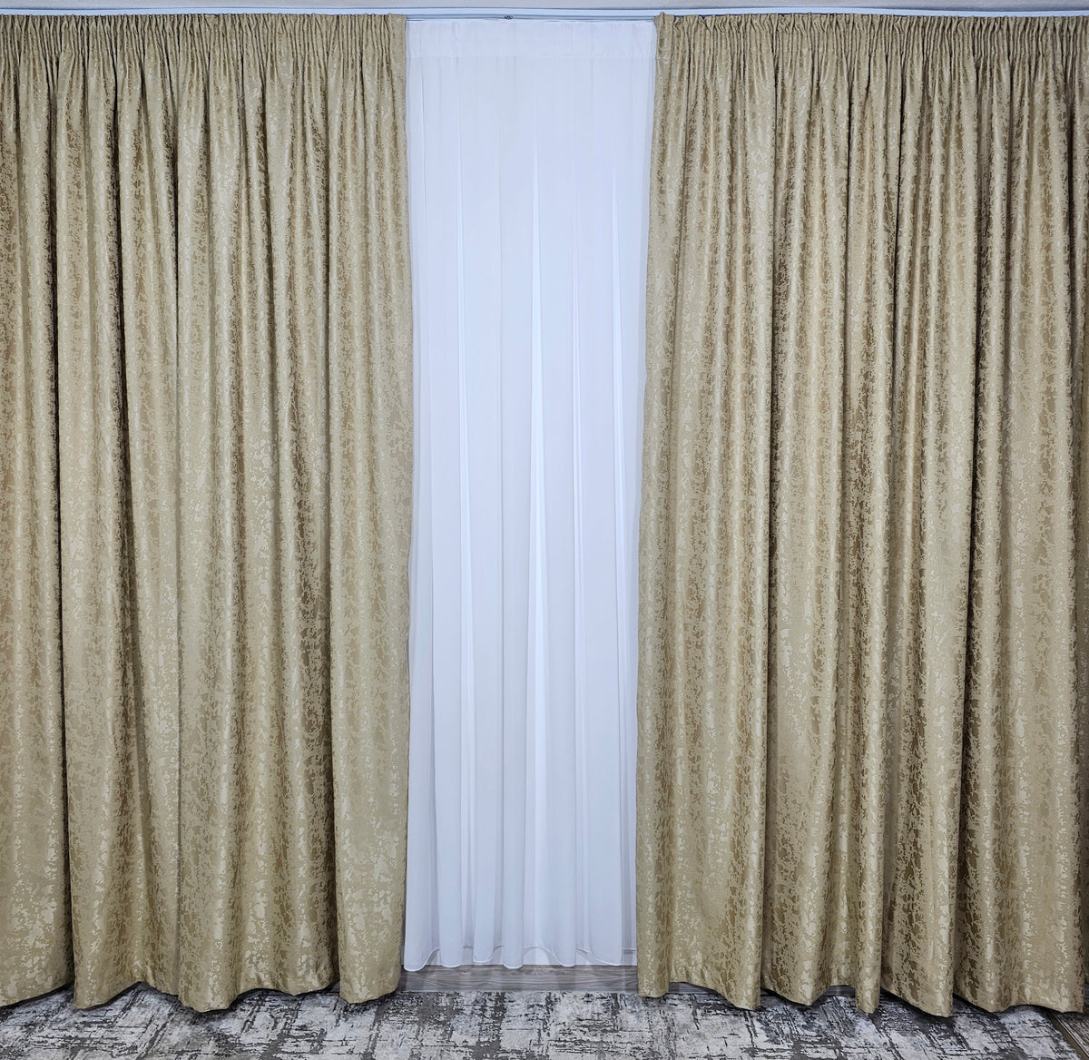 Set Chery: Perdea Voal Premium si Draperie Crem-Auriu –