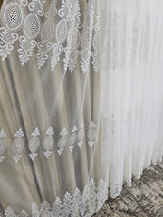 Set Cadiz Ivoire: perdea crem-ivoire din bamboo cu broderie si draperie catifea crem blackout 80%