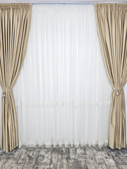 Set Bilbao Crem: perdea simpla crem borangic cu broderie  si draperie catifea crem blackout 90%