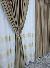 Set Sonia:perdea in cristal cu benzi crem si draperie catifea caramel