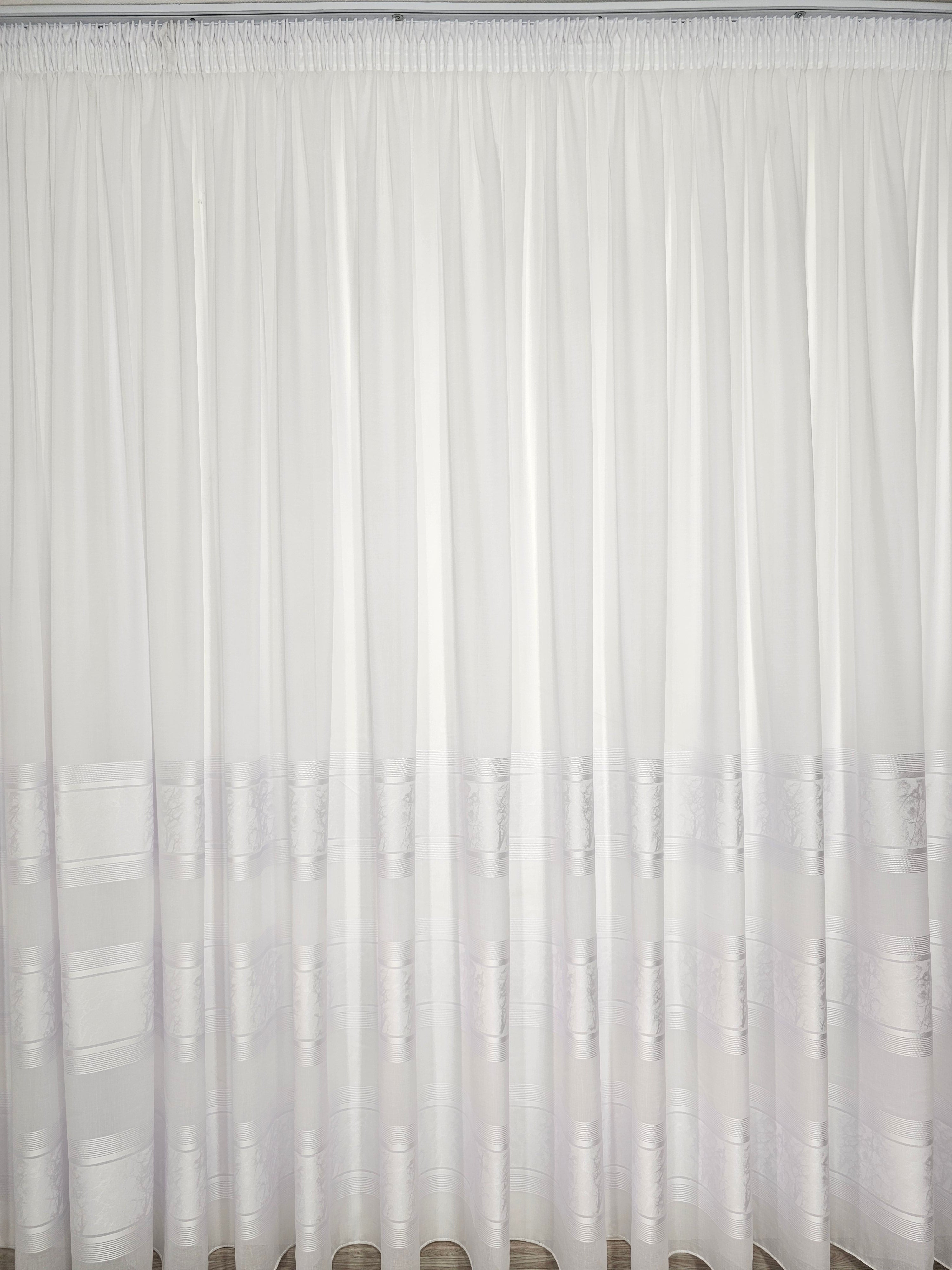 Set Clara: perdea in cristal cu benzi albe si draperie catifea roz lila