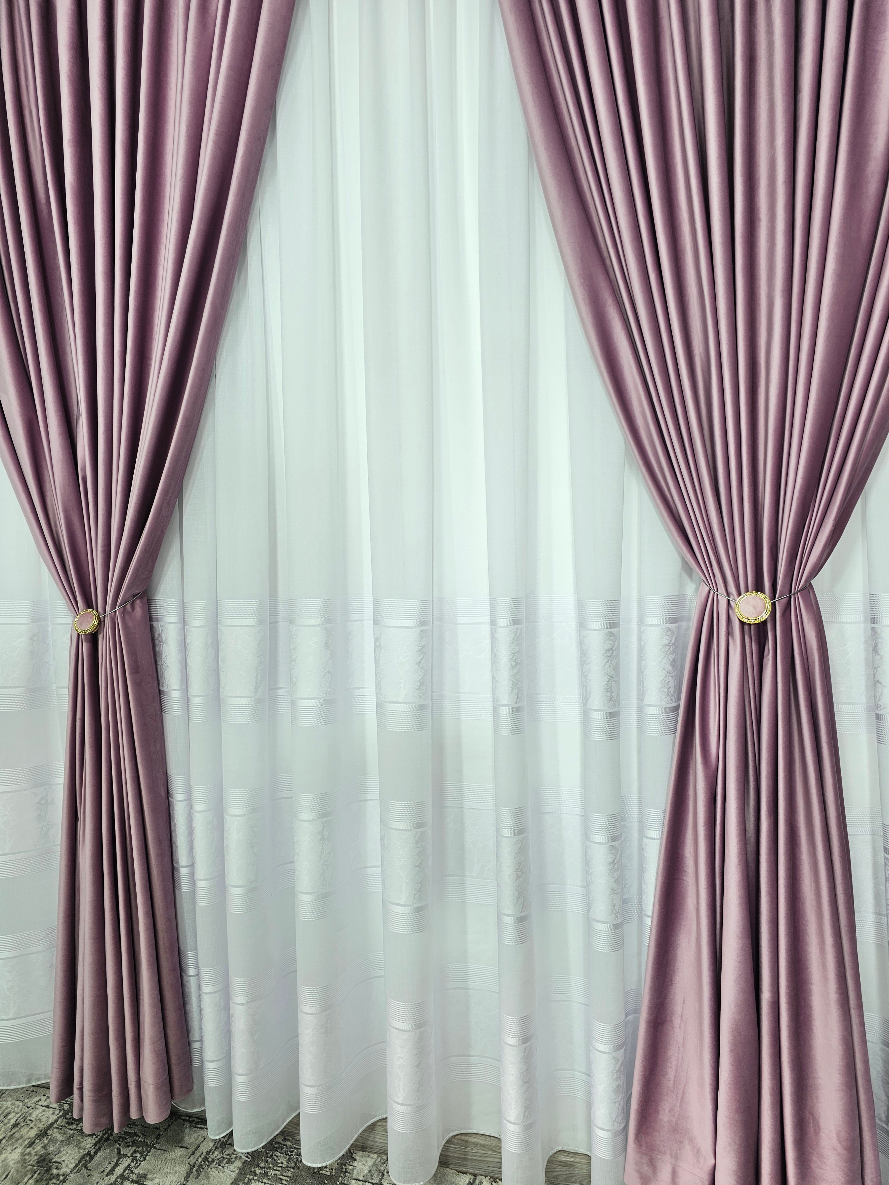 Set Clara: perdea in cristal cu benzi albe si draperie catifea roz lila