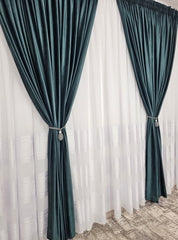 Set Cristian: perdea in cristal cu benzi albe si draperie catifea verde onix inchis
