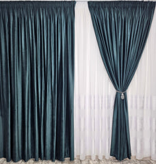 Set Cristian: perdea in cristal cu benzi albe si draperie catifea verde onix inchis