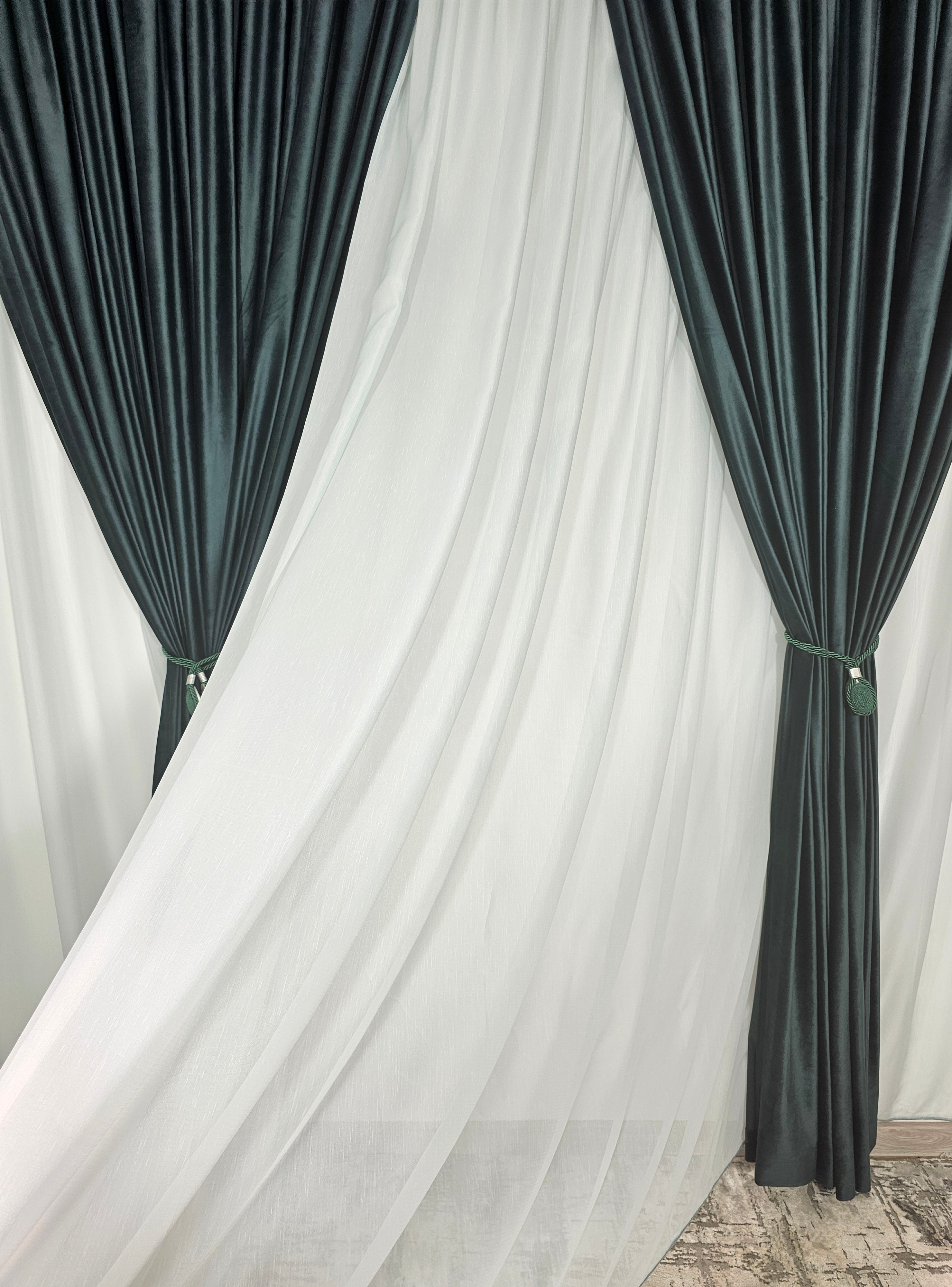 Set Francesca: perdea tip in verde cu draperie simpla verde din catifea blackout 90%