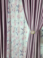 Set Inna: perdea din voal model floral combinatie roz cu gri cu draperie catifea roz lila blackout 90%