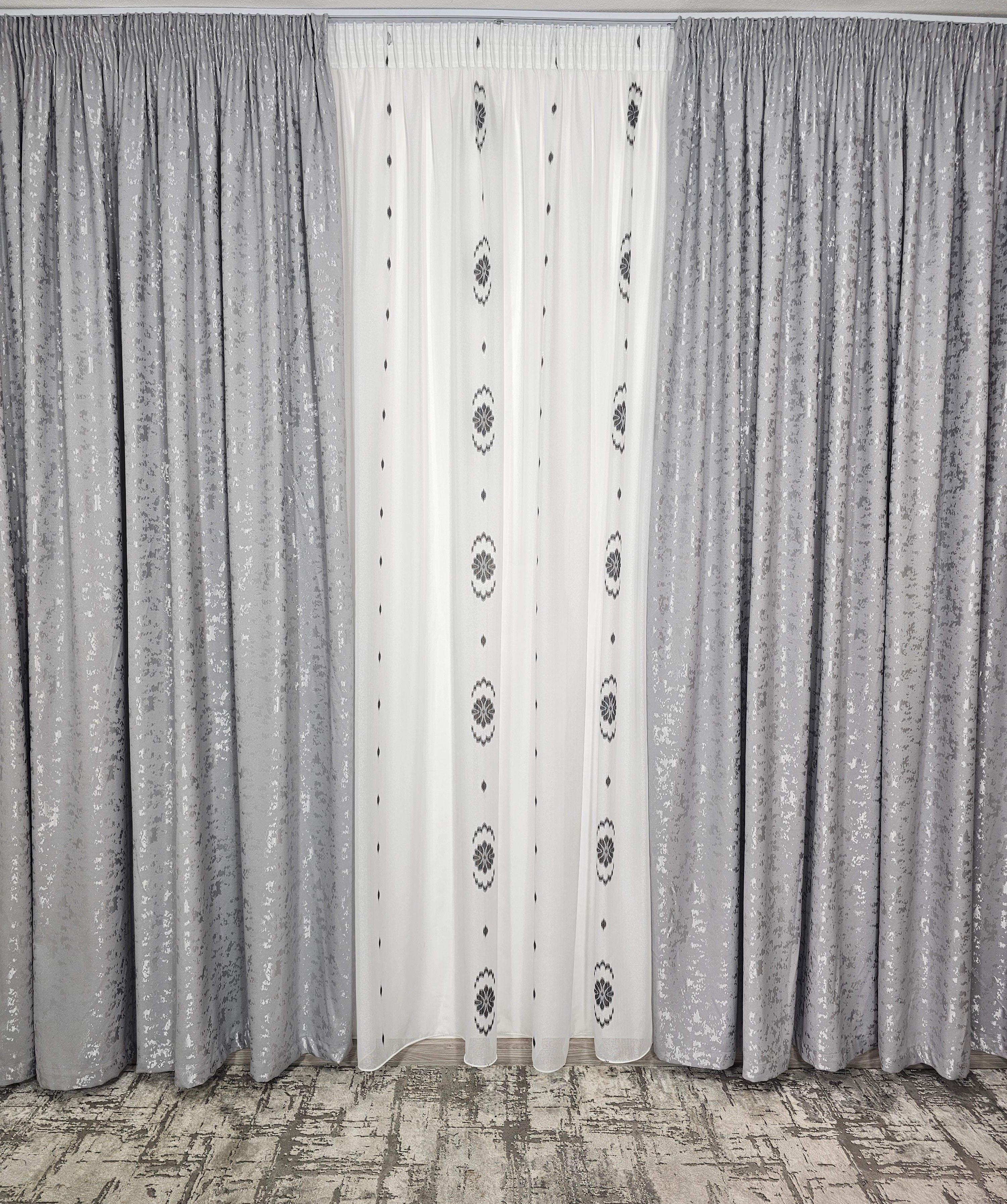 Set Romulus: perdea in cristal si draperie decorativa tip nisip gri deschis