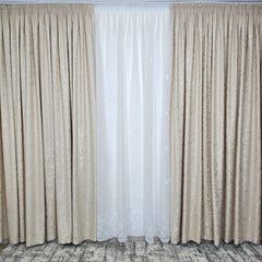Set Gabi: perdea alba din in cu frunze si draperie decorativa tip nisip crem