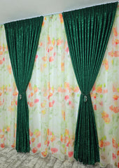 Set Florina: perdea din voal cu model floral  combinatie rosu cu portocaliu si draperie verde smarald tip vopsea decorativa