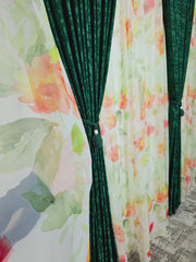 Set Florina: perdea din voal cu model floral  combinatie rosu cu portocaliu si draperie verde smarald tip vopsea decorativa
