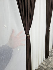 Perdea Tina crem cu flori crem din material plin ca textura tip in