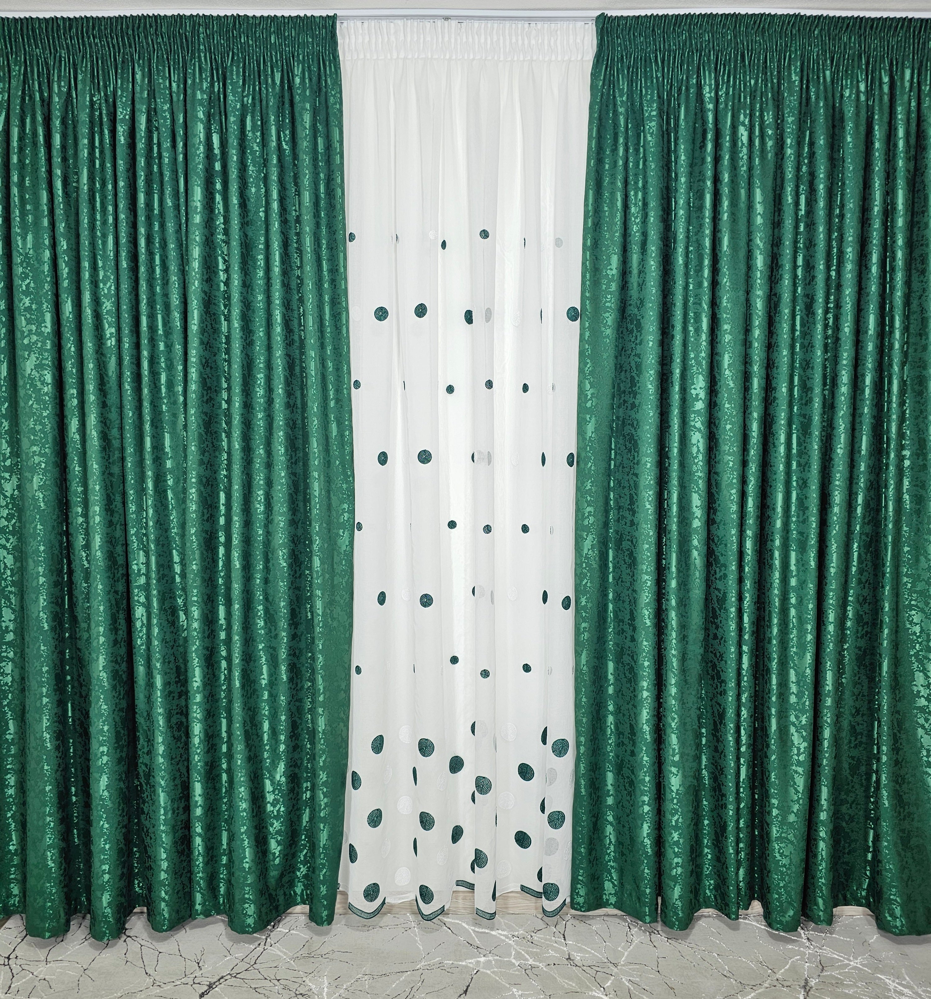 Set Kandia: perdea din in buline verde-alb si draperie decorativa tip nisip verde smarald