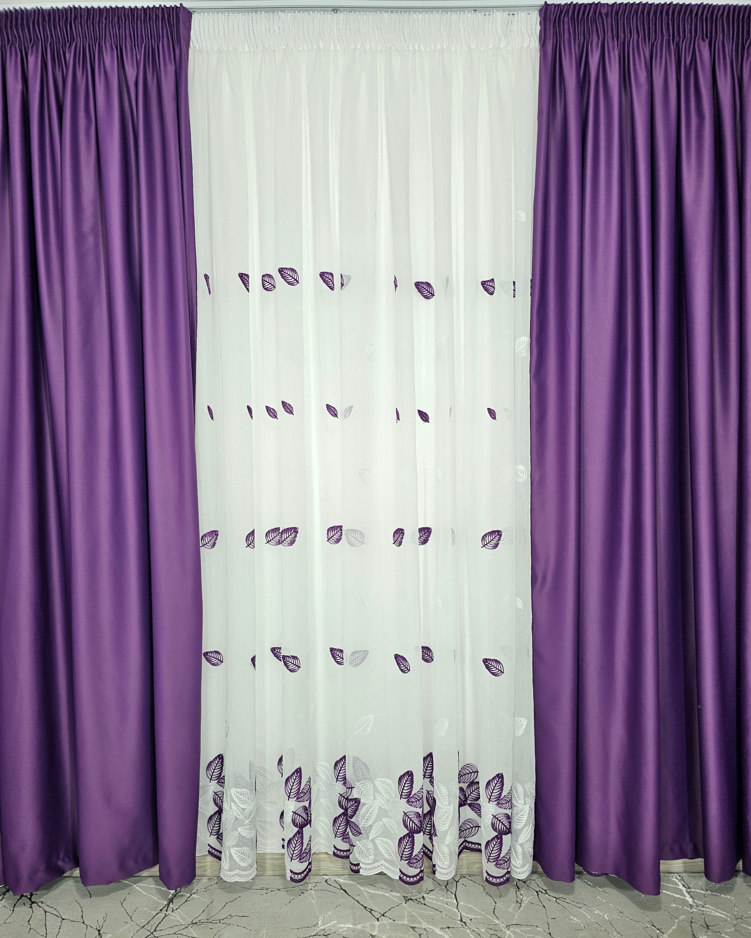 Set Violeta: perdea din in cu frunze mov-alb si draperie blackout 98% mov