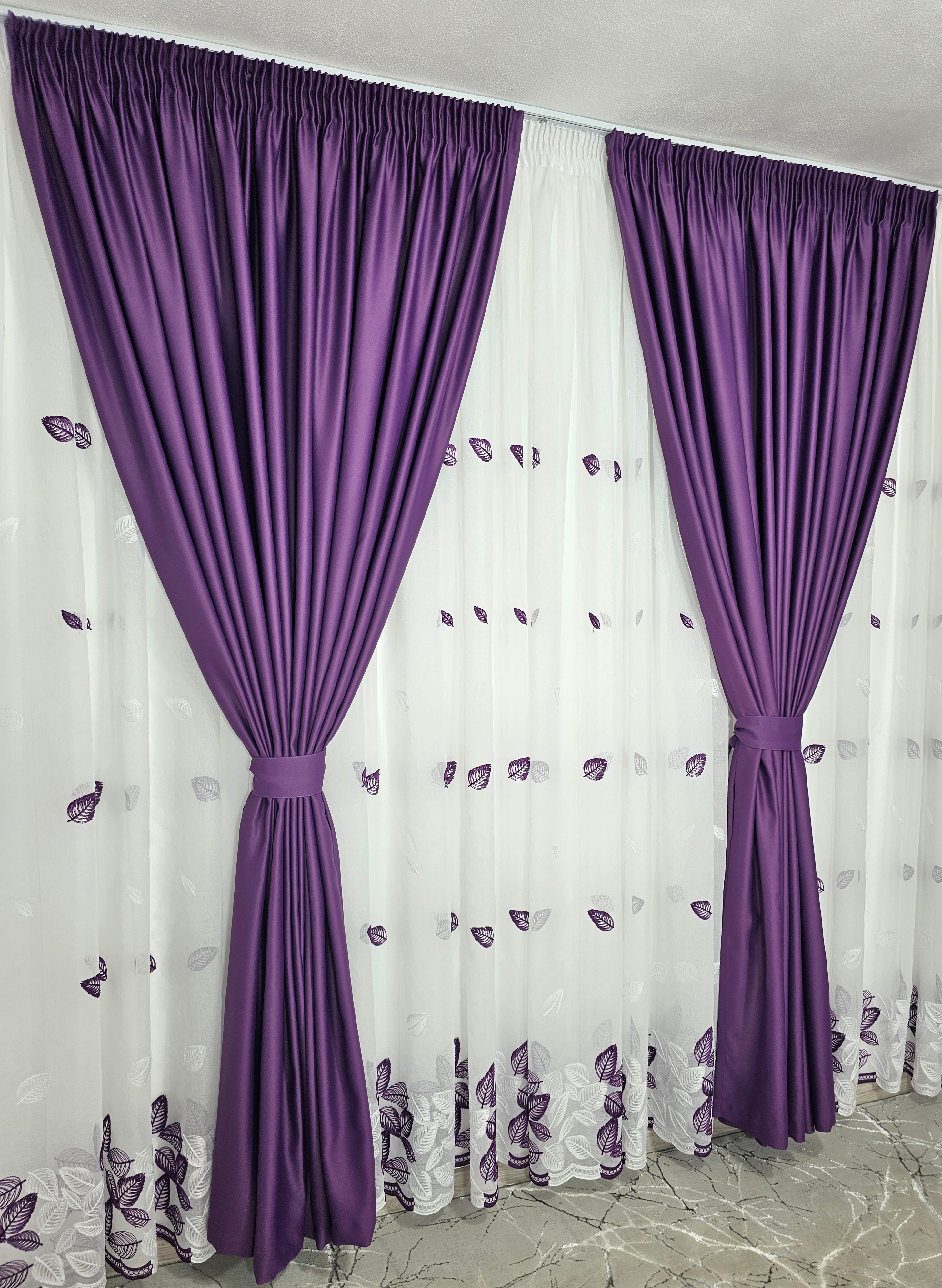Set Violeta: perdea din in cu frunze mov-alb si draperie blackout 98% mov
