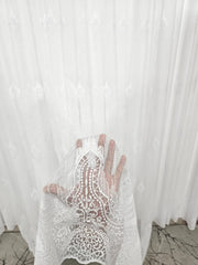 Set Ria: perdea alba din borangic cu broderie si draperie din catifea gri antracit