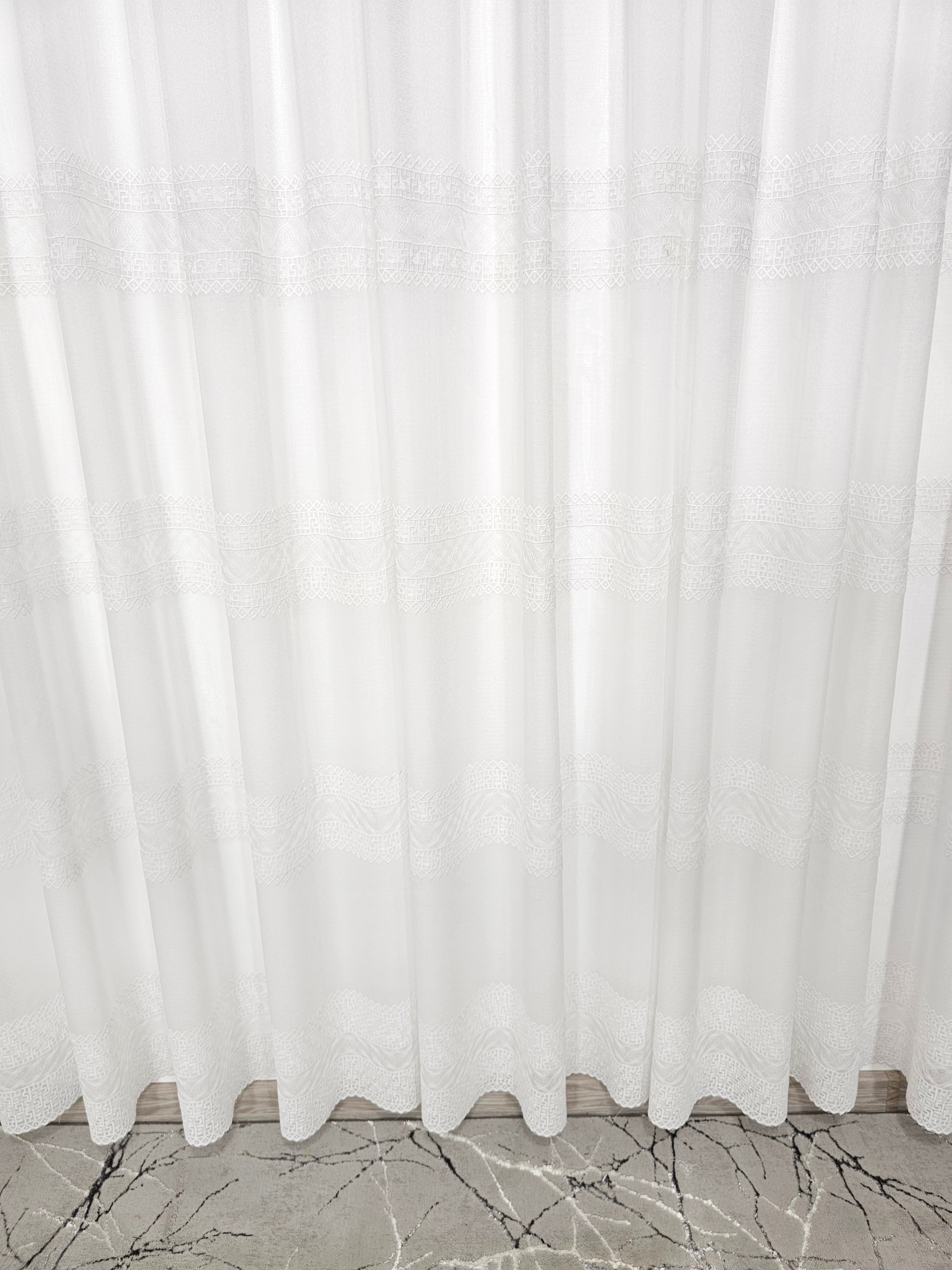 Set Serena: perdea alba din in cristal cu broderie si draperie din catifea gri antracit