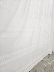 Perdea alba din cu broderie material plin ca textura tip in