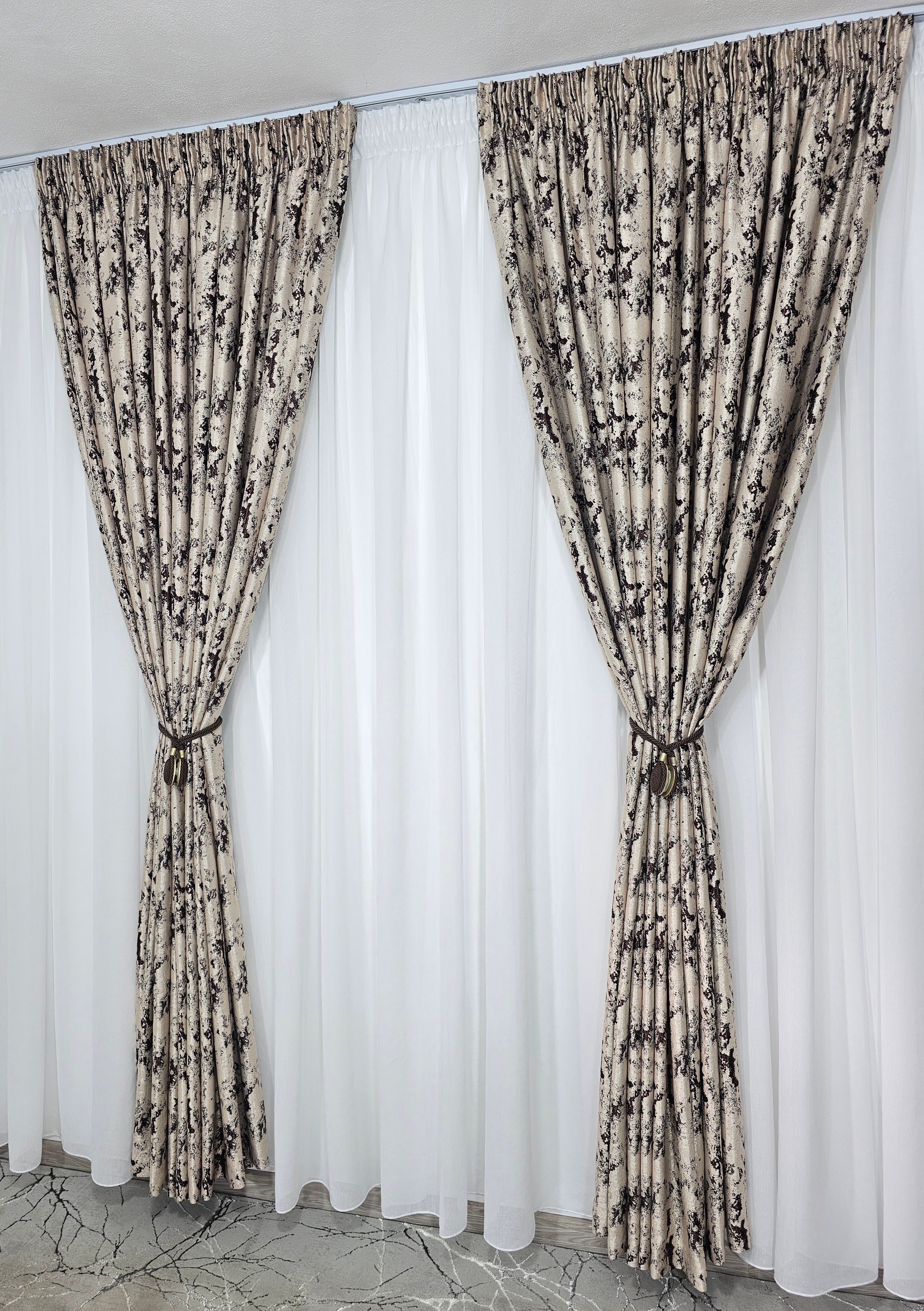 Set Maria: perdea tip in cu draperie blackout 90% model granit