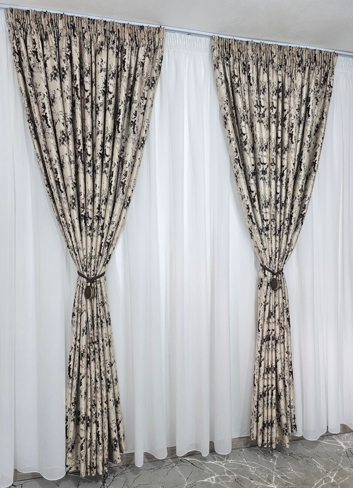 Set Maria: perdea tip in cu draperie blackout 90% model granit