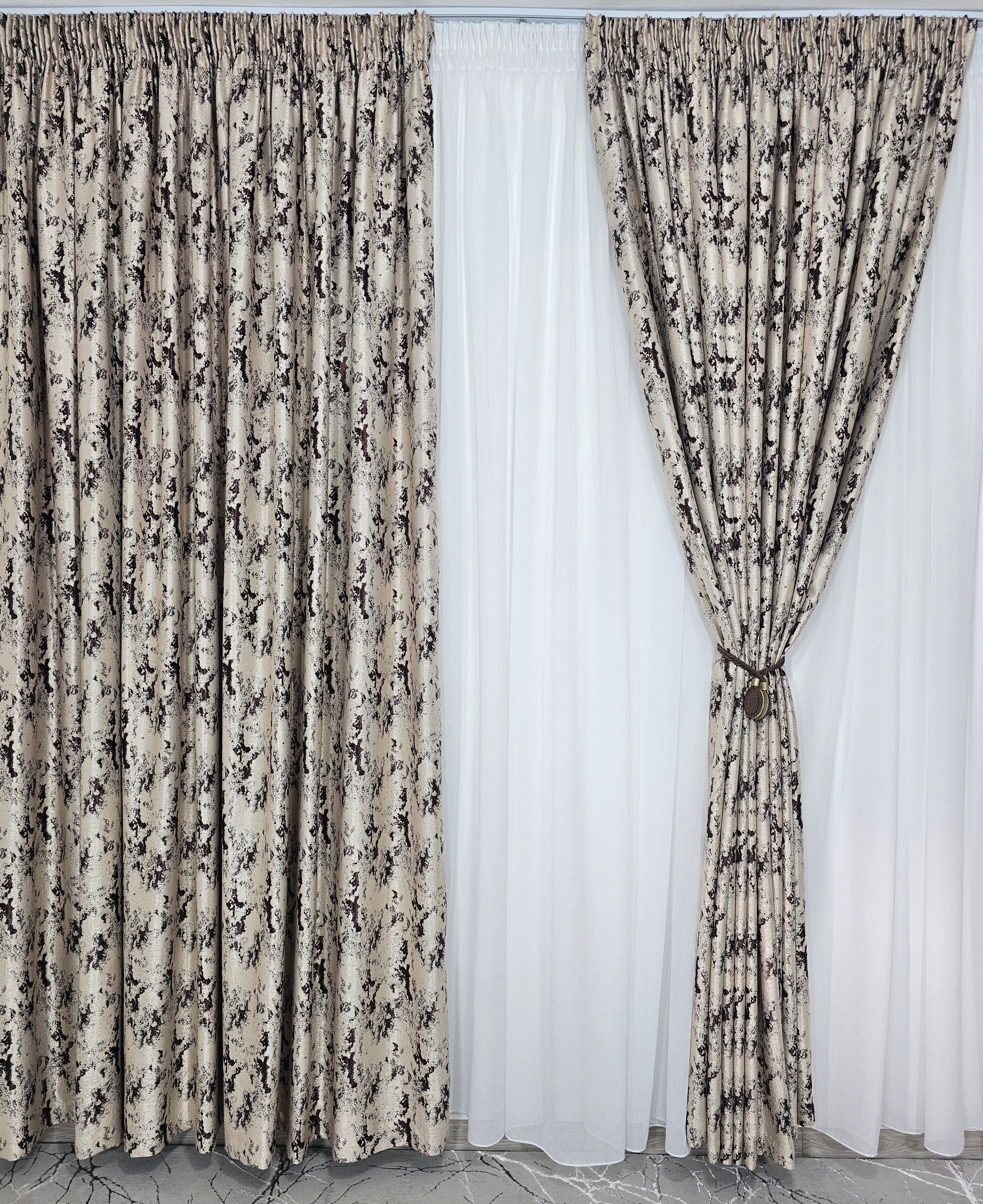 Set Maria: perdea tip in cu draperie blackout 90% model granit