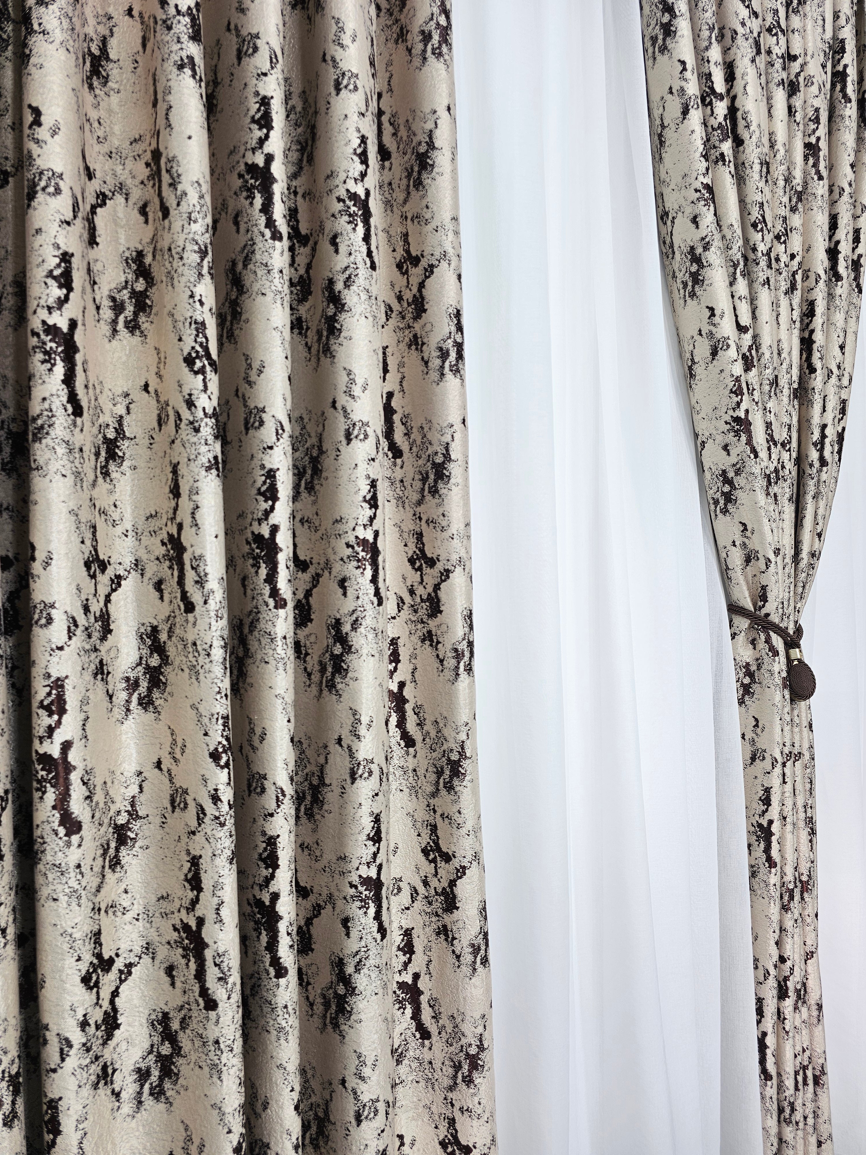 Set Maria: perdea tip in cu draperie blackout 90% model granit