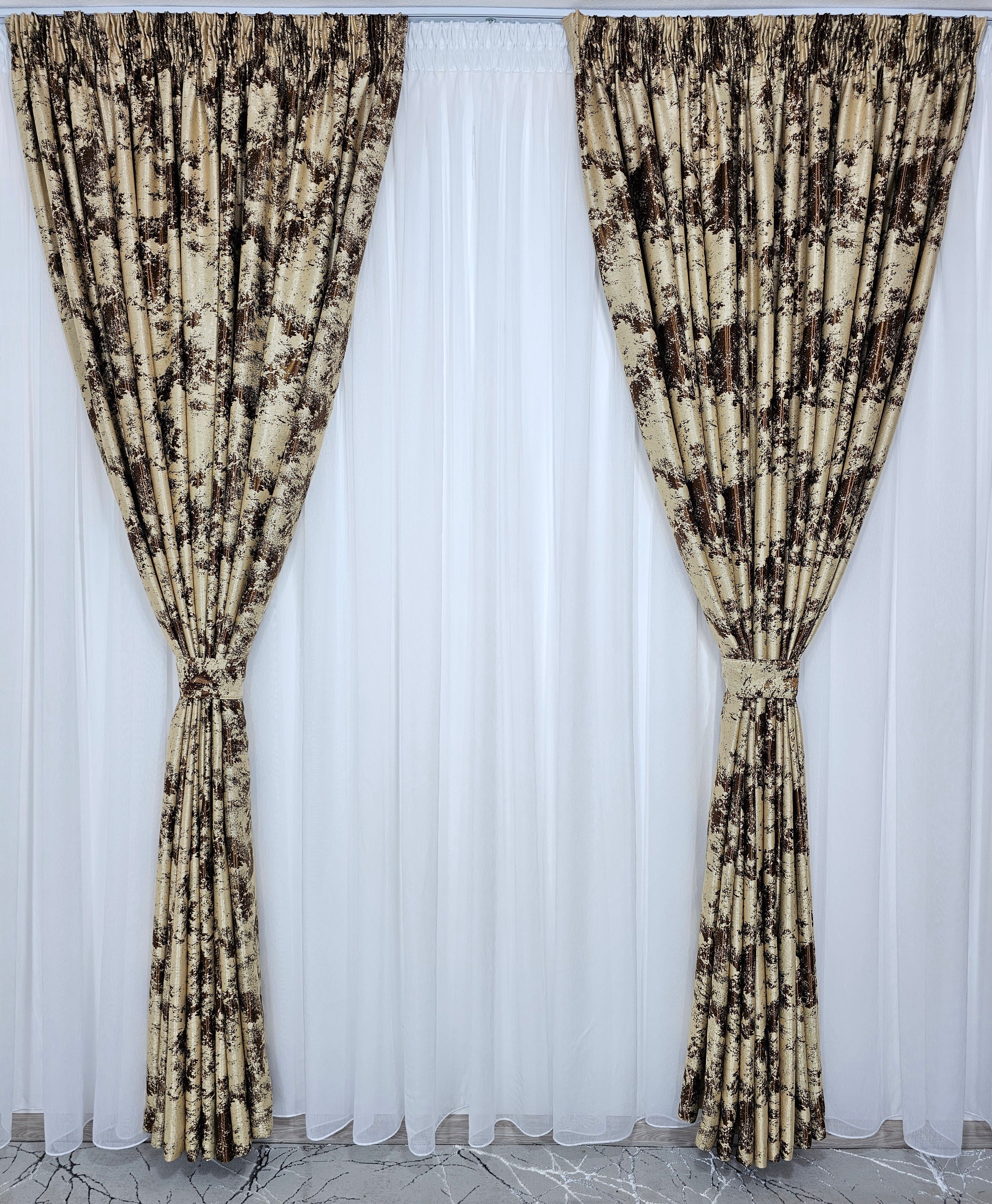 Set Sanda: perdea tip in cu draperie crem maro blackout 80% model travertin