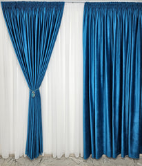 Set Safira – Perdea din Jorjet Alb si Draperie Catifea Albastru Azur – confectionat pe comanda