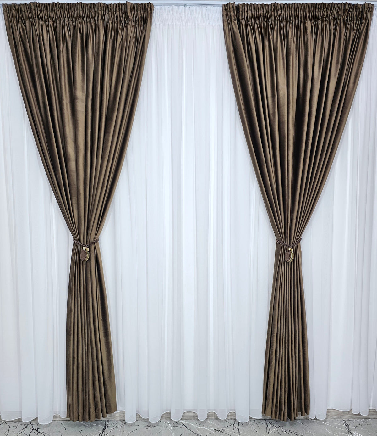 Black Friday Draperie din catifea maro deschis blackout 90%