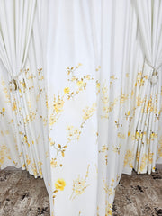 Set Crina: perdea alba cu flori galbene si draperie blackout cu flori galbene