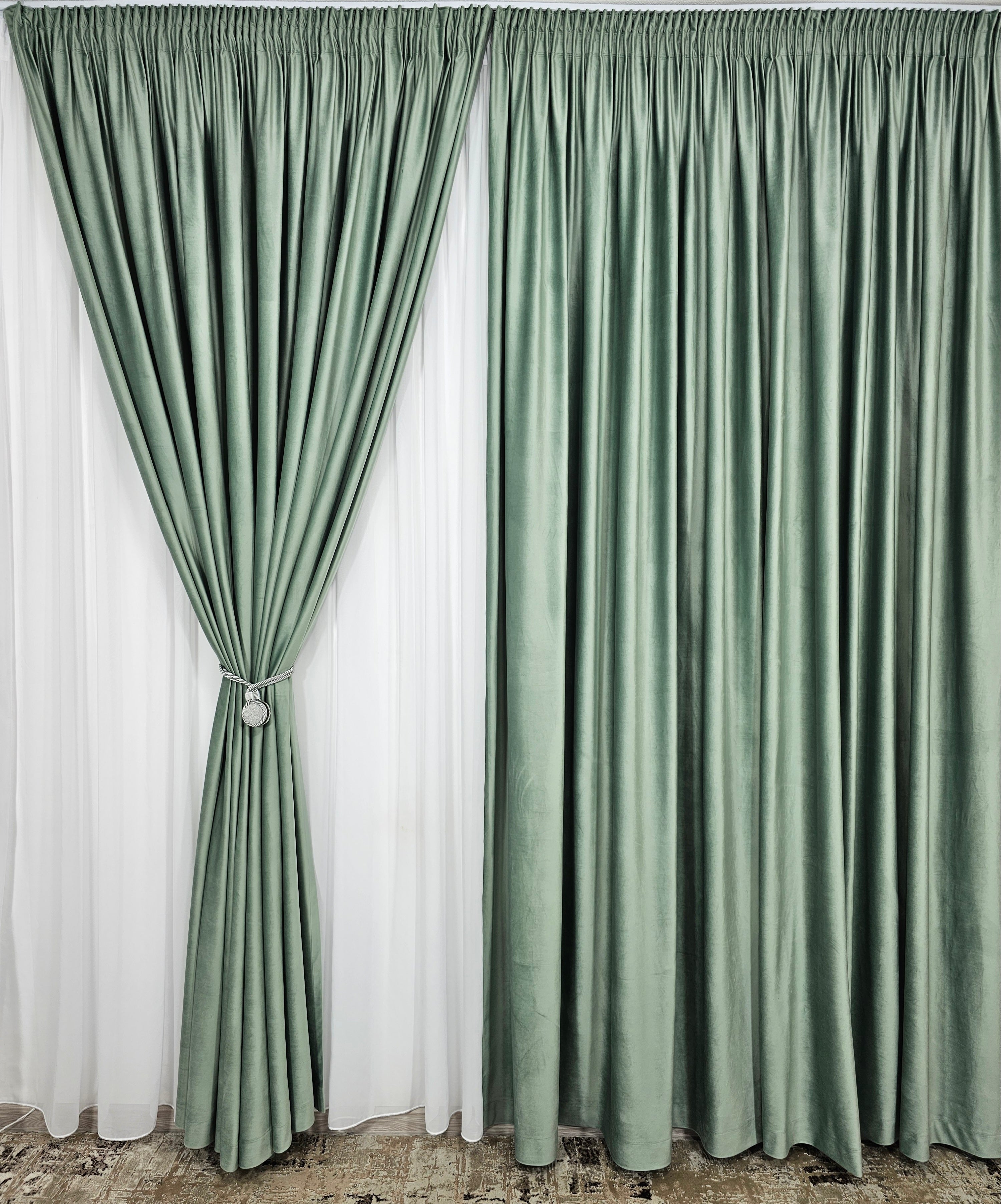 Set Pava: perdea alba simpla din voal cu draperie catifea verde menta