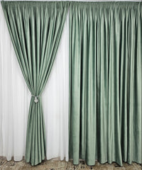 Ideal pentru living sau dormitor cu pat sau canapea verde menta ori crem, pereti albi - Set Pava – Perdea Alba Simpla din Voal si Draperie Catifea Verde Menta – confectionat pe comanda