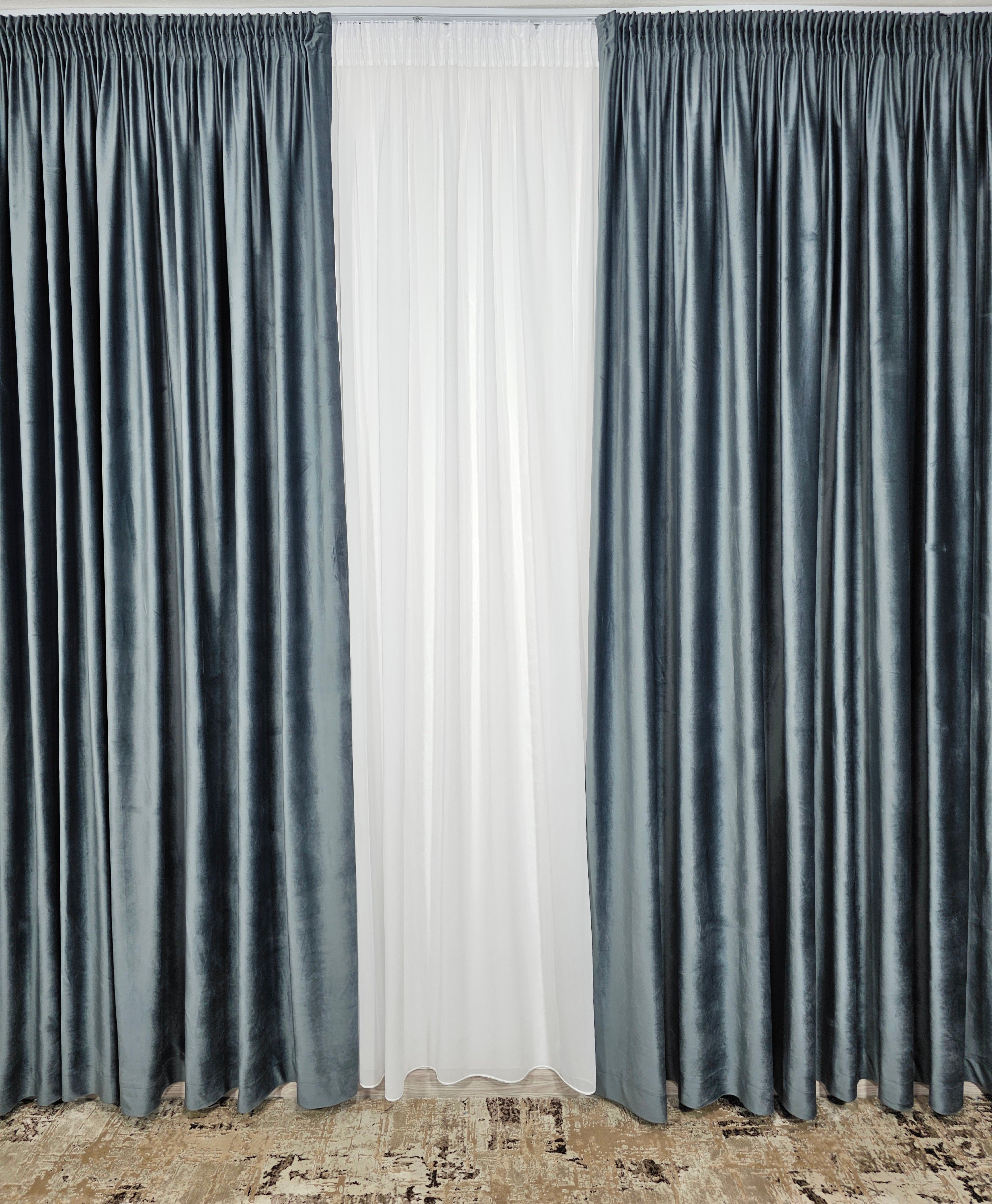 Set Europa: perdea alba simpla din voal cu draperie catifea gri inchis blackout 90%